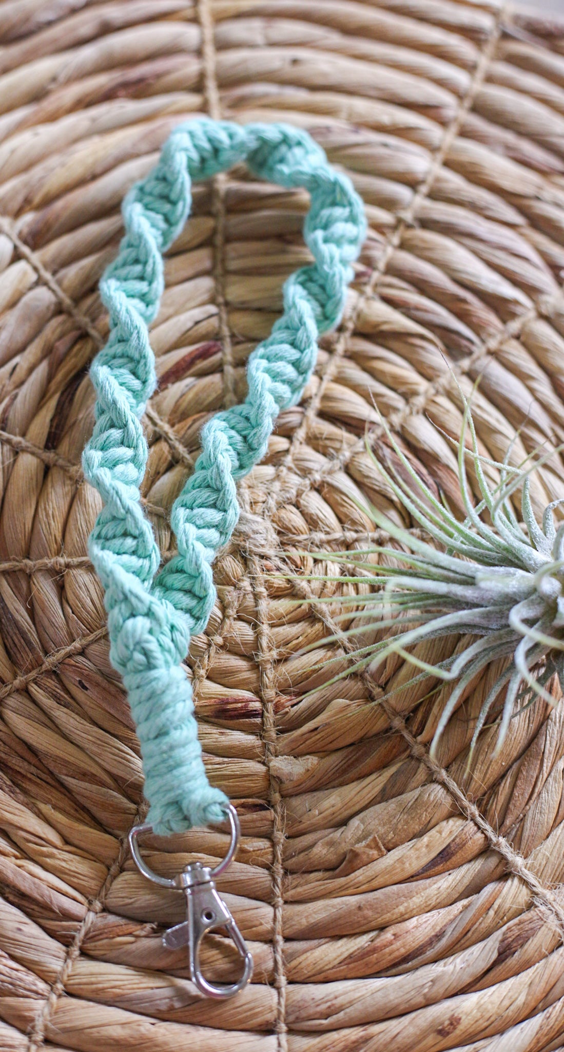 Macrame Wristlet (Twisted)