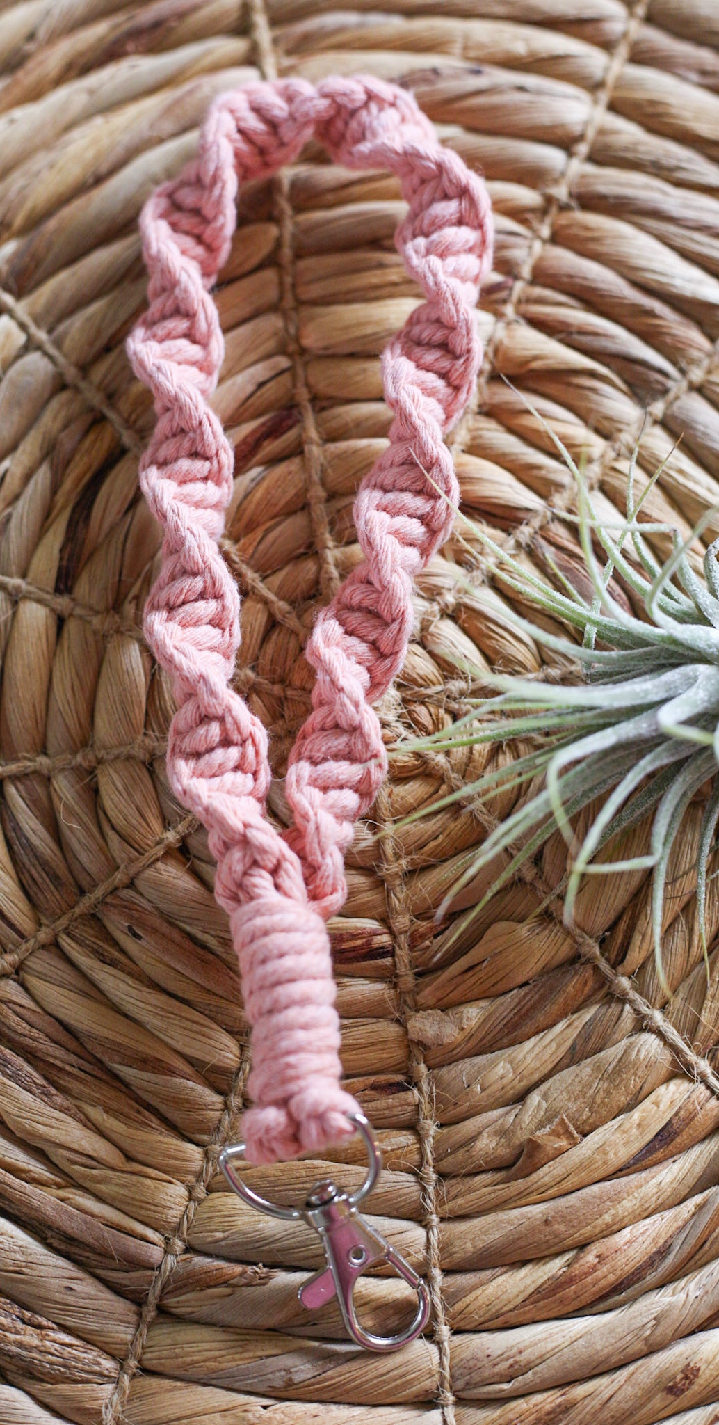 Macrame Wristlet (Twisted)
