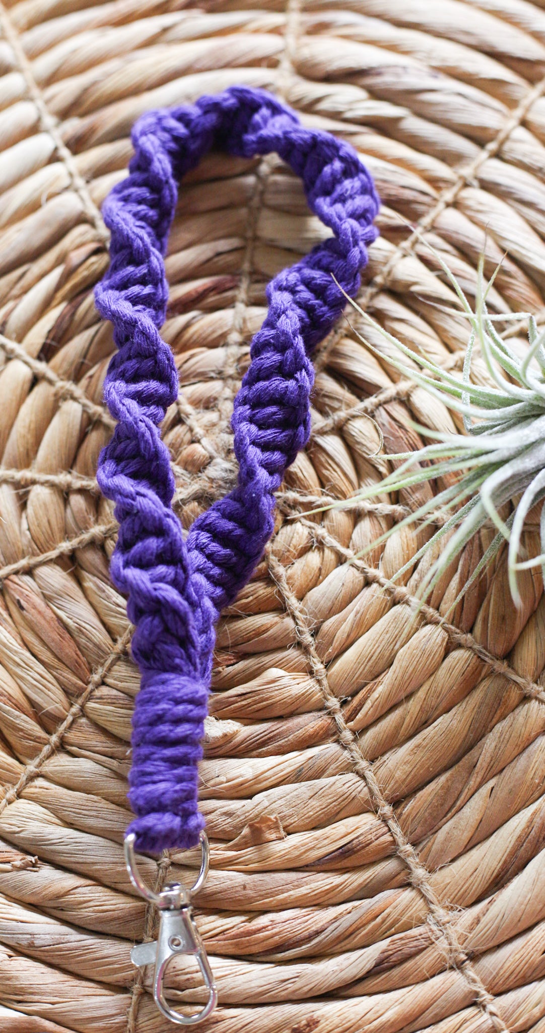 Macrame Wristlet (Twisted)