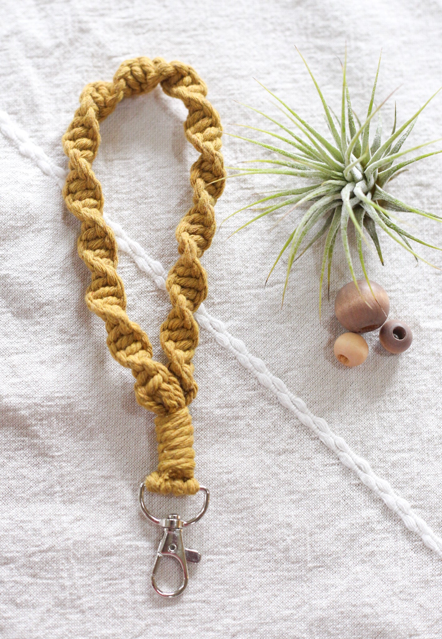 Macrame Wristlet (Twisted)