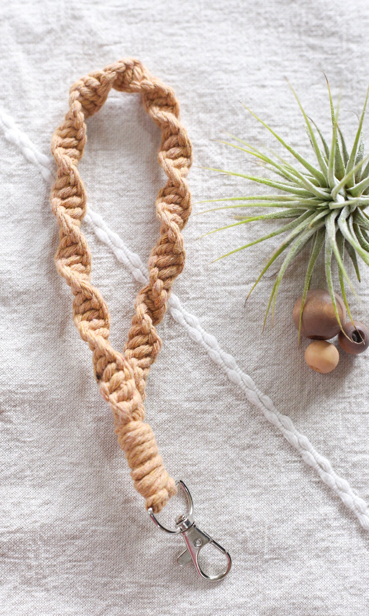 Macrame Wristlet (Twisted)