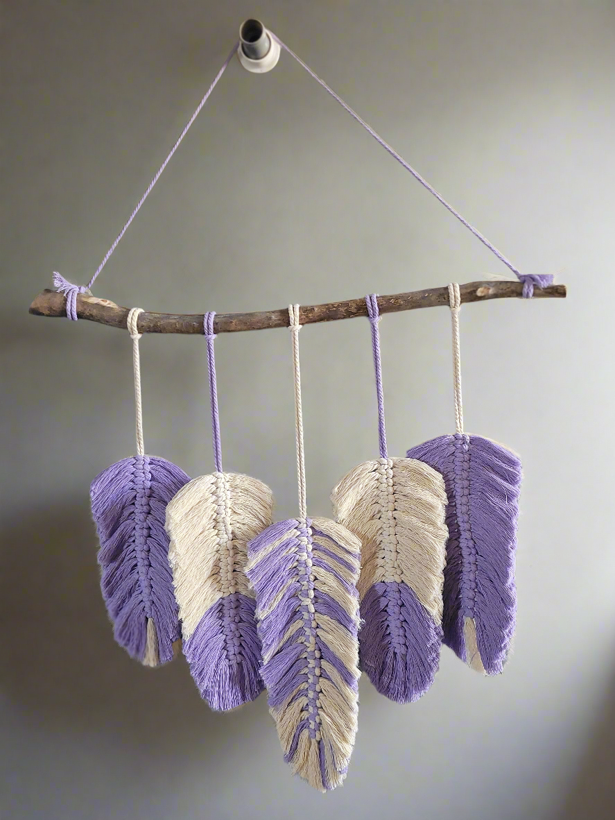 Feather Wallhanger (Med)