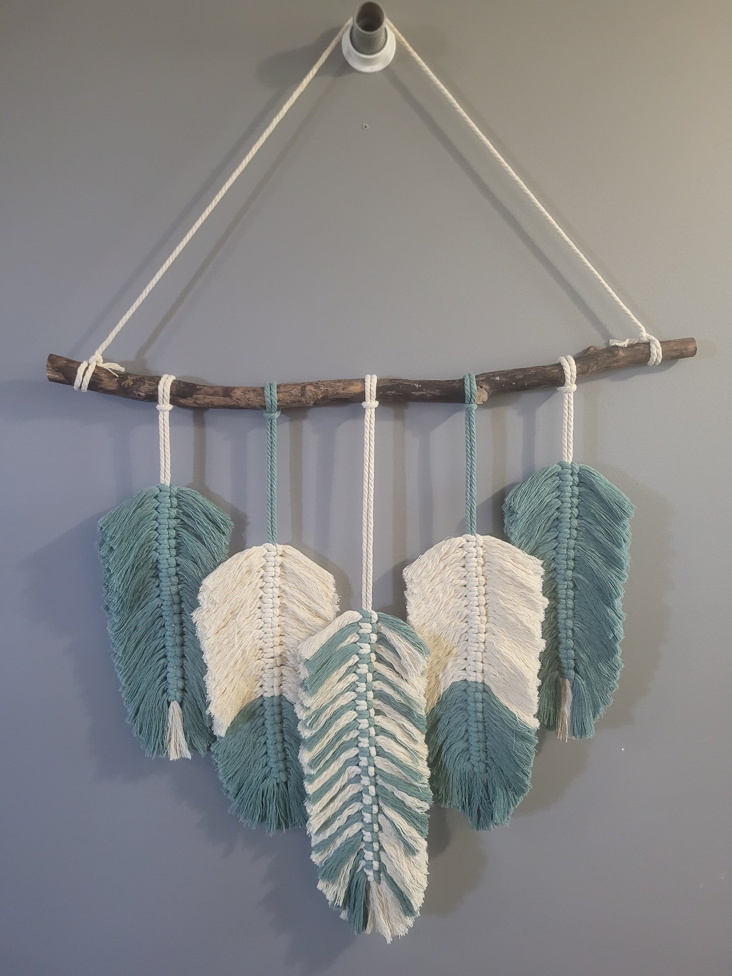 Feather Wallhanger (Med)