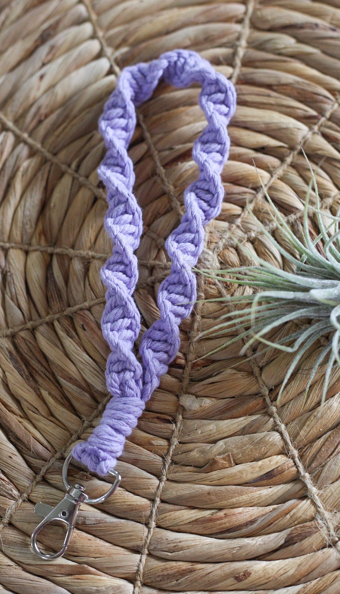 Macrame Wristlet (Twisted)